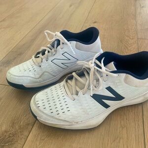 New Balance mens 696 V4